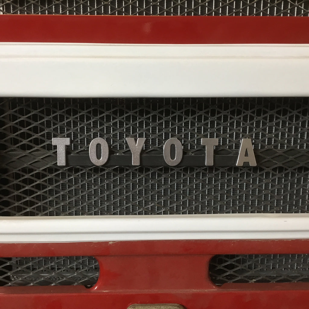FJ40 Toyota Emblem - Front Grill (Used OEM)